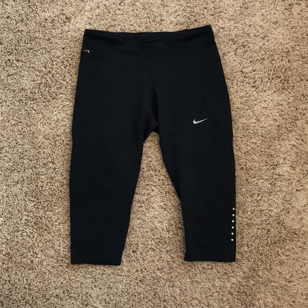 Nike running crop leggings lots of pockets